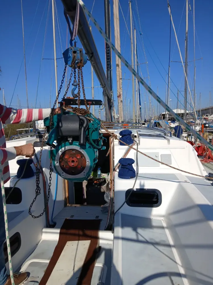 Dépose moteur sur un voilier